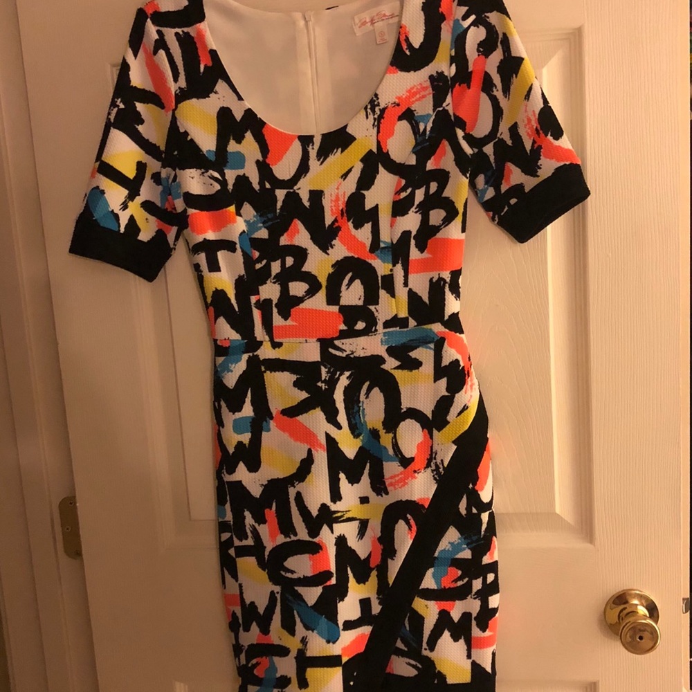 Abstract Dress! - Picture 5 of 7